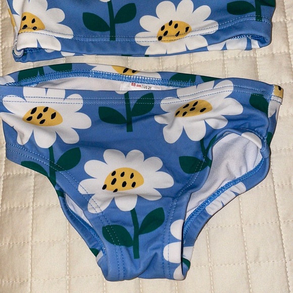 Hanna Andersson - two piece swimsuit size 2T - Picture 2 of 6